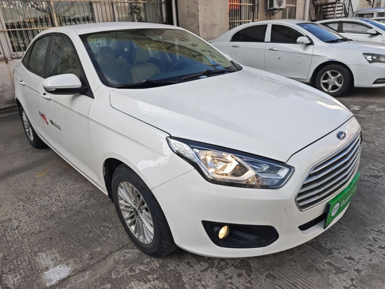 Escort 2015 1.5L AT Comfort photo 3