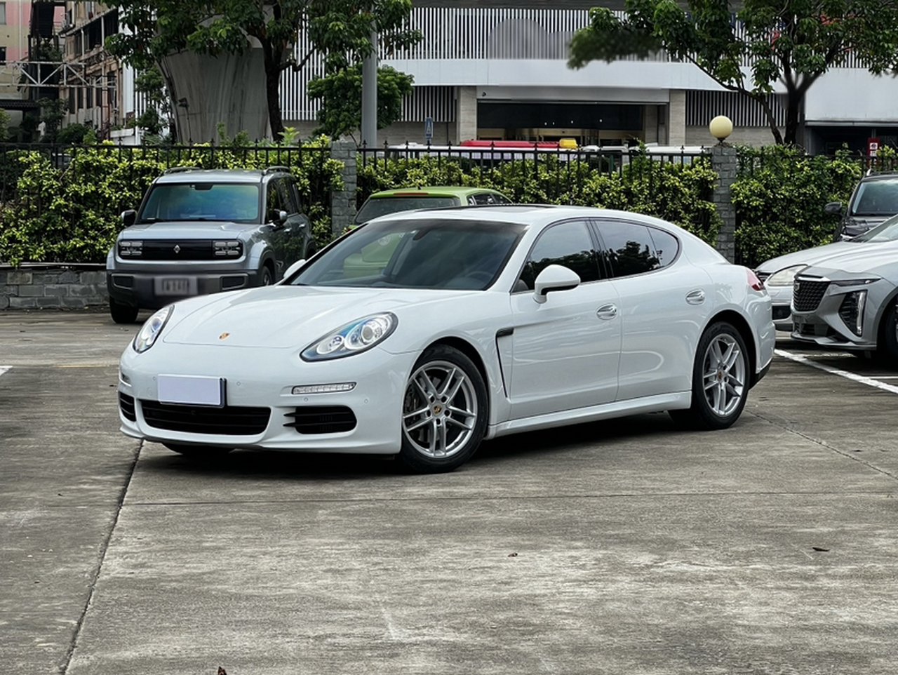 2016 Panamera Edition 3.0T photo 2