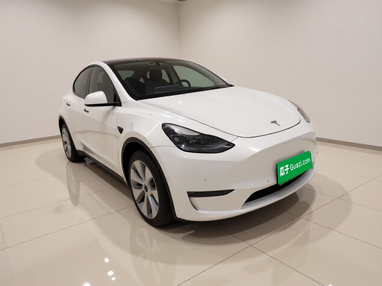 Model Y 2021 Standard Range RWD photo 3