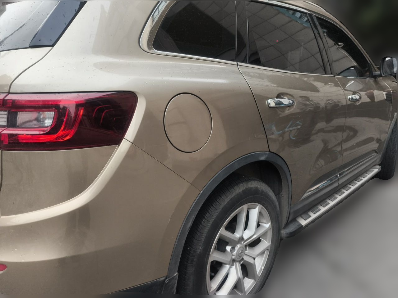 2017 2.5L AWD Premium photo 4