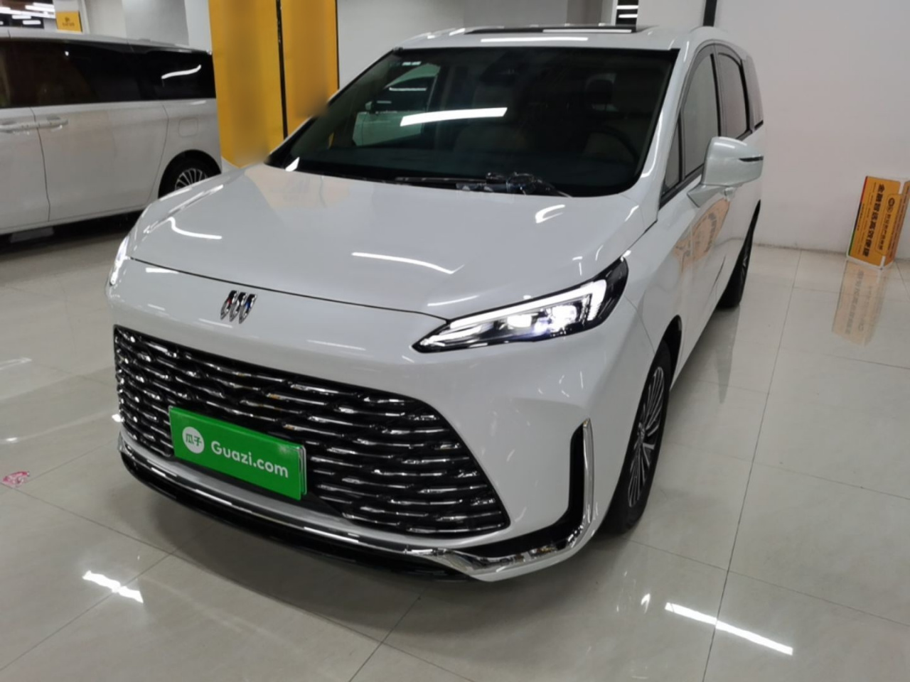 GL8 EV 2025 Exclusive