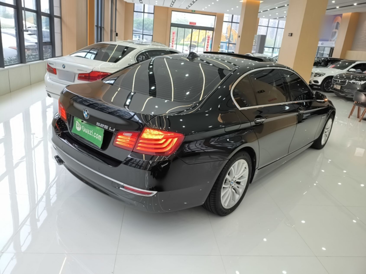 5 Series 2014 525Li Luxury Design Package photo 4