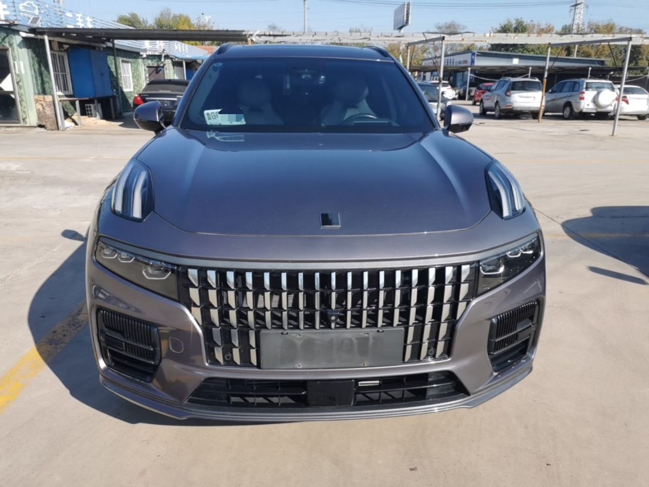 09 EM-P 2023 2.0TD EM-P Voyager PM 7-Seater photo 2