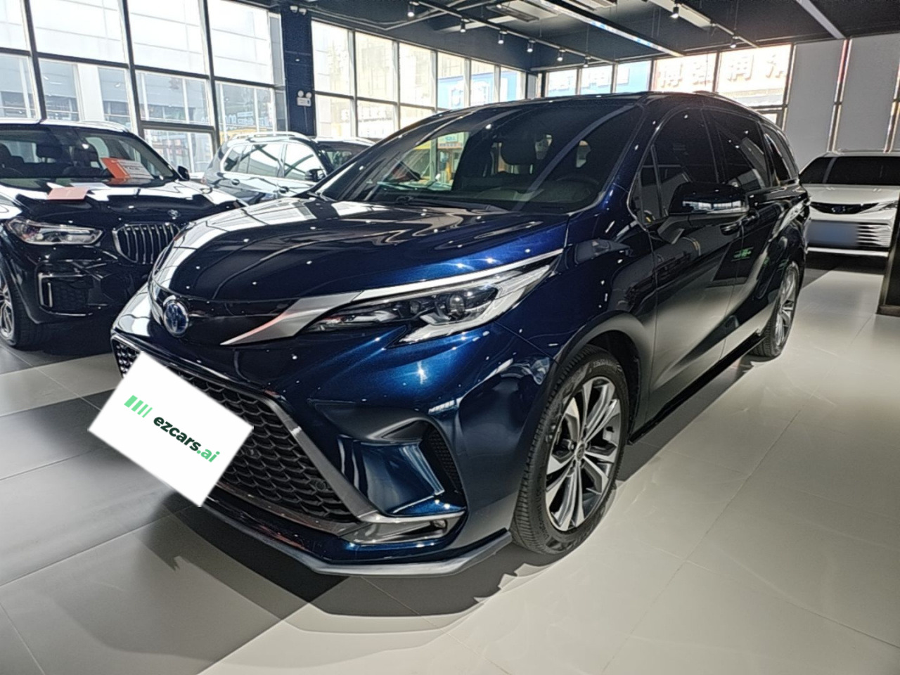 Granvia 2022 2.5L Hybrid Flagship
