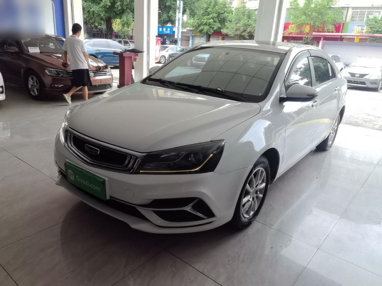 Emgrand 2020 1.5L CVT Luxury