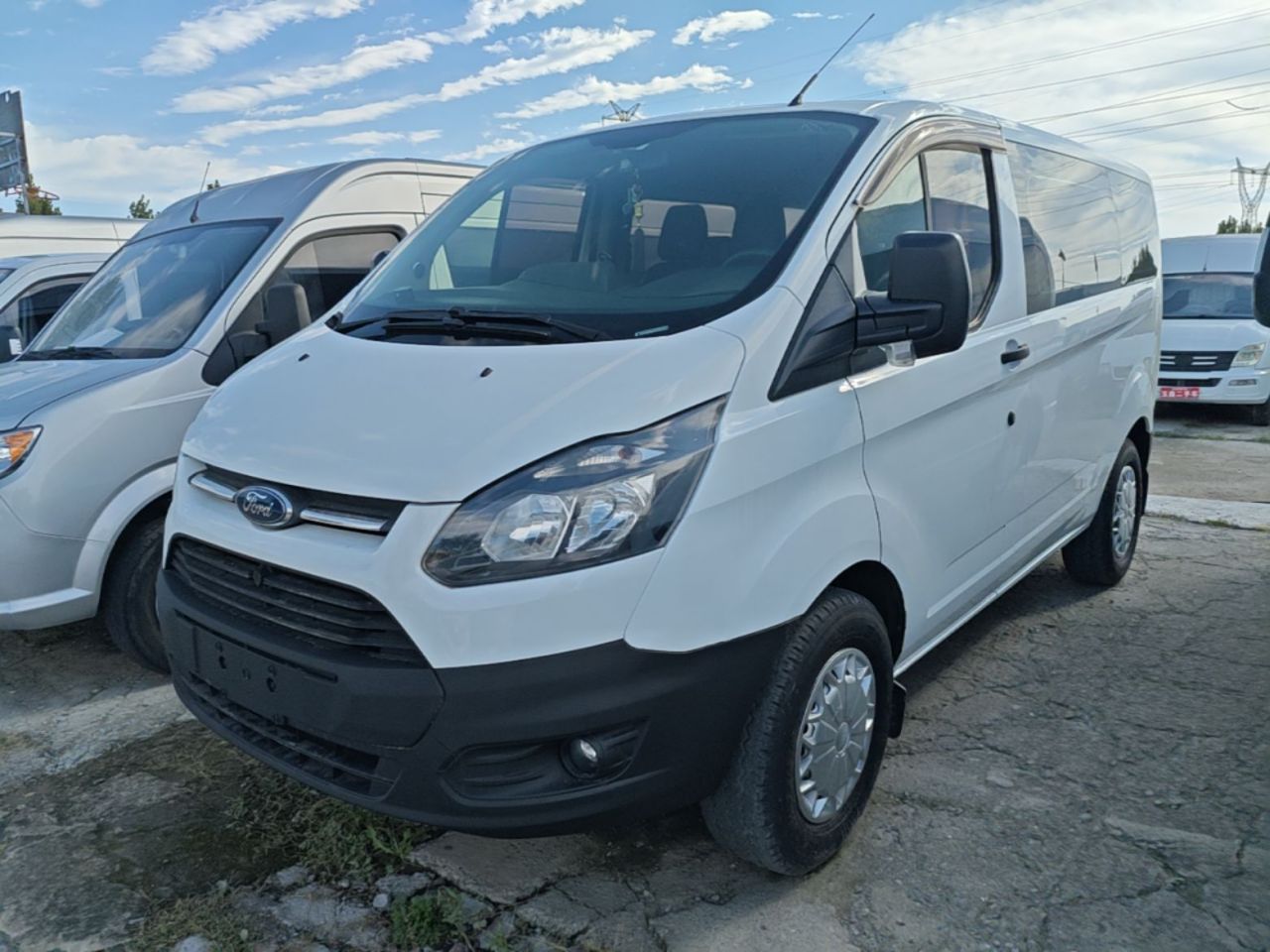 Transit 2017 2.0T Diesel Short Wheelbase China V