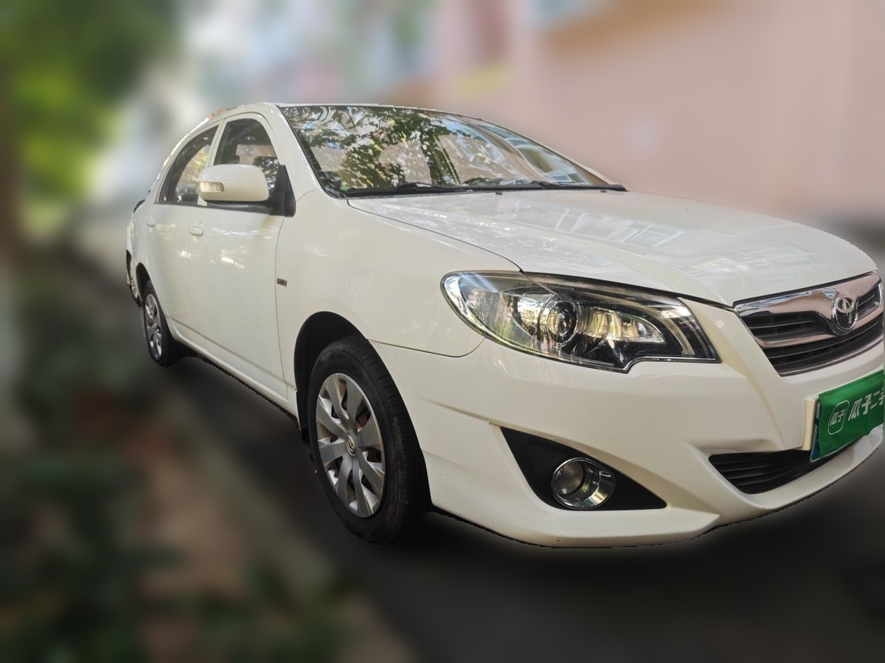 2013 1.6L AT Excellence photo 3