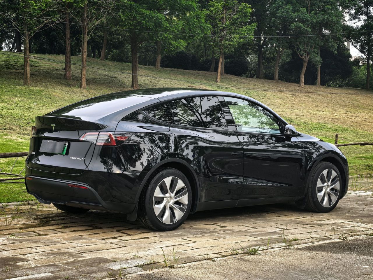 Model Y 2022 RWD photo 4