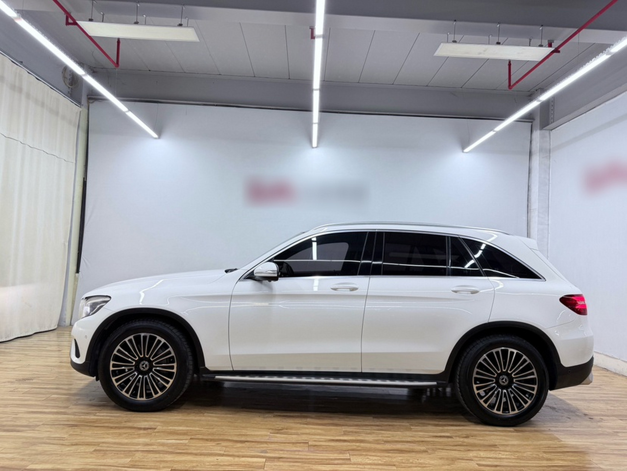GLC 2018 GLC 200 4MATIC photo 4