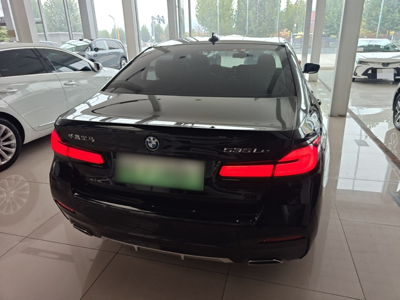 5 Series EV 2022 535Le M Sport Package photo 3