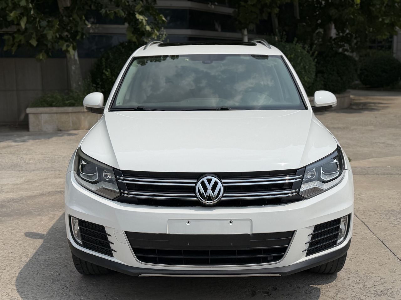 Tiguan 2015 1.8TSI AT RWD Luxury photo 2