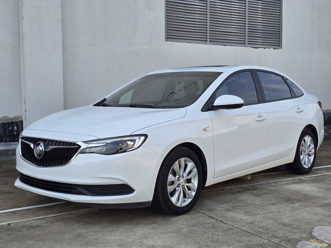 Excelle 2019 15T DCT Elite China VI photo 3