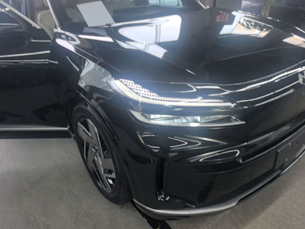 L90 2025 Max 6-Seater 85 photo 5
