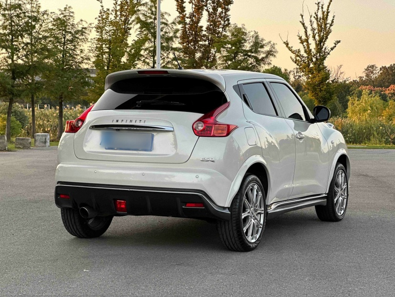 ESQ 2014 1.6L photo 2