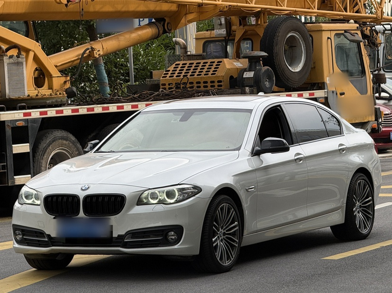 5 Series 2017 528Li Leading
