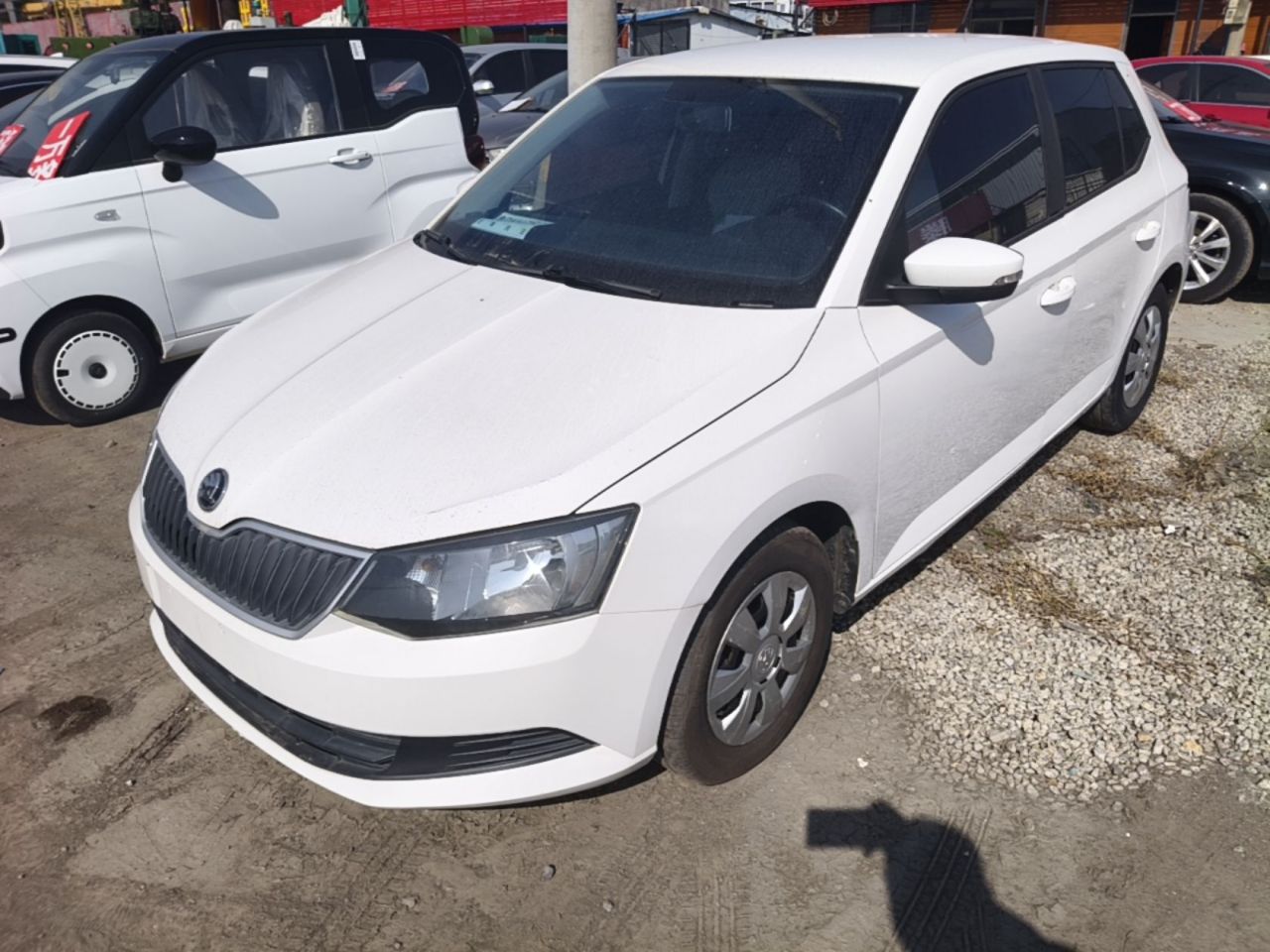 Fabia 2015 1.4L MT