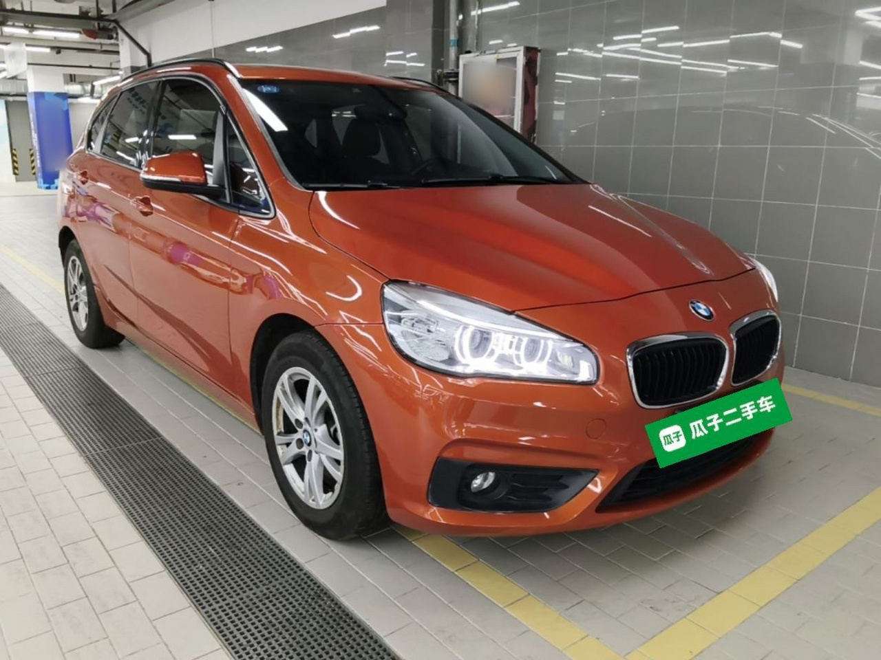 2 Series Wagon 2016 218i Leading photo 3