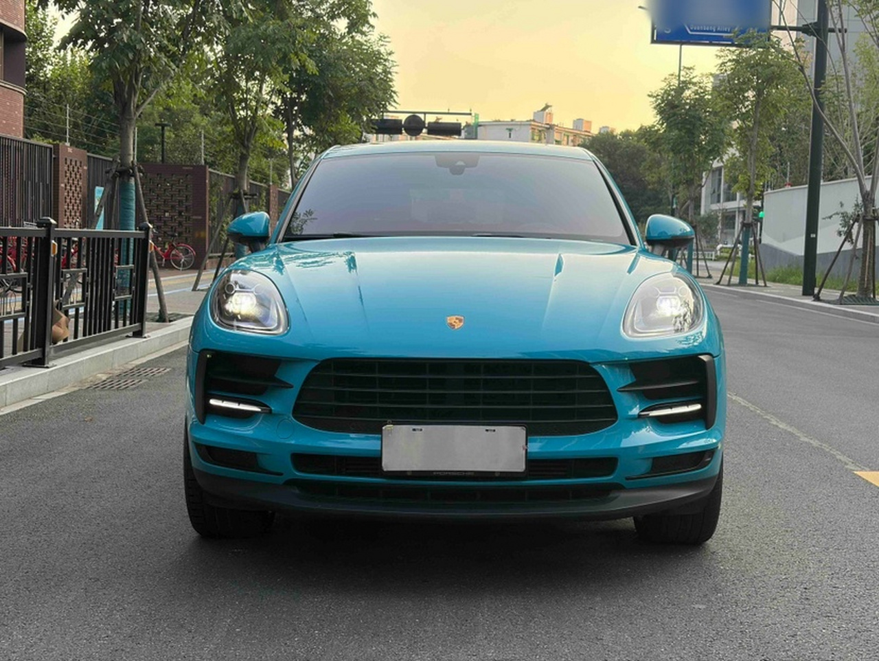 2020 Macan 2.0T photo 2