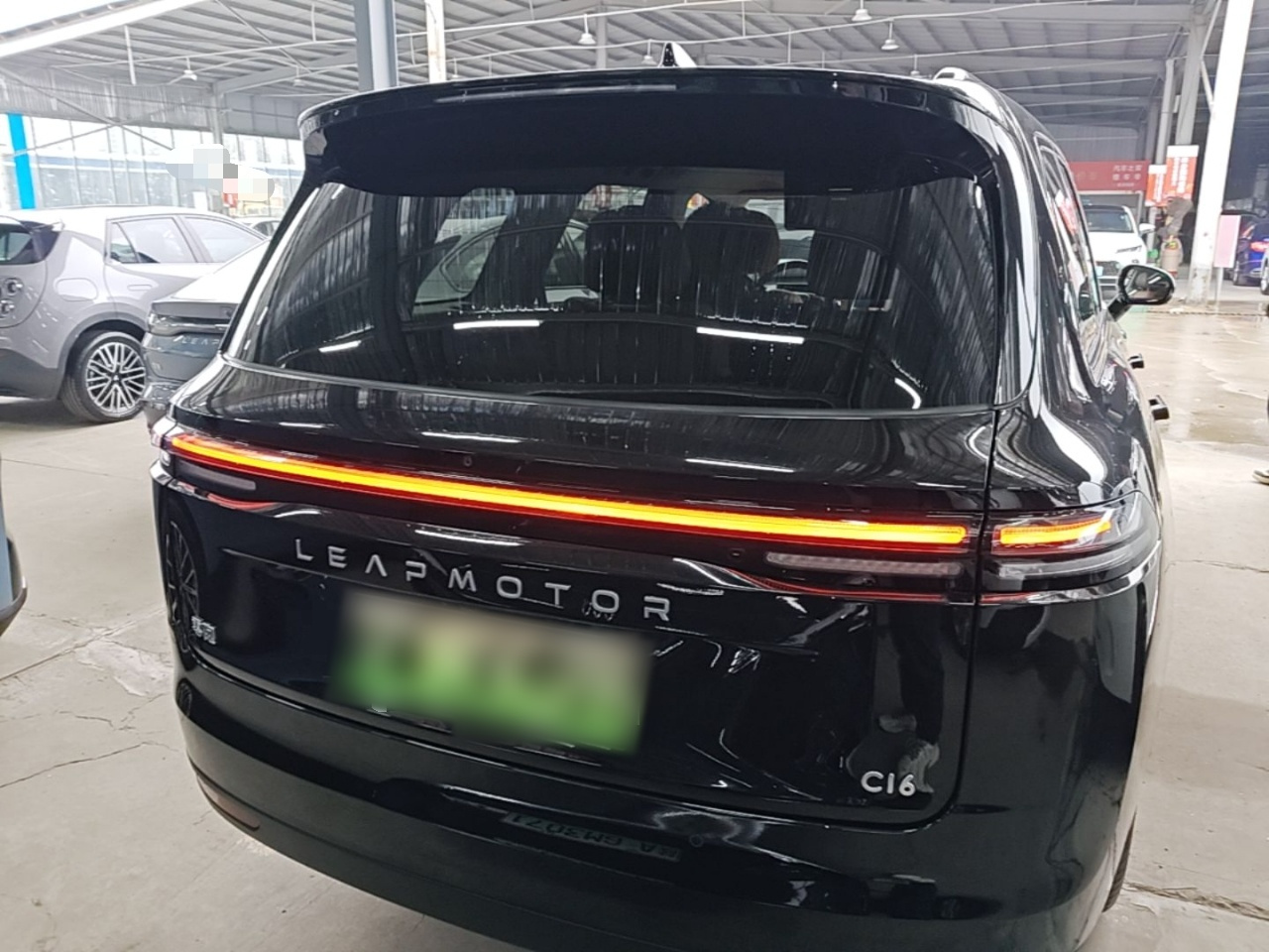 Leapmotor C16 2026 EREV 280 LiDAR Smart Premium 6-Seater photo 3