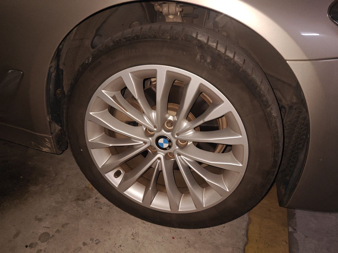 5 Series 2019 525Li Luxury photo 5