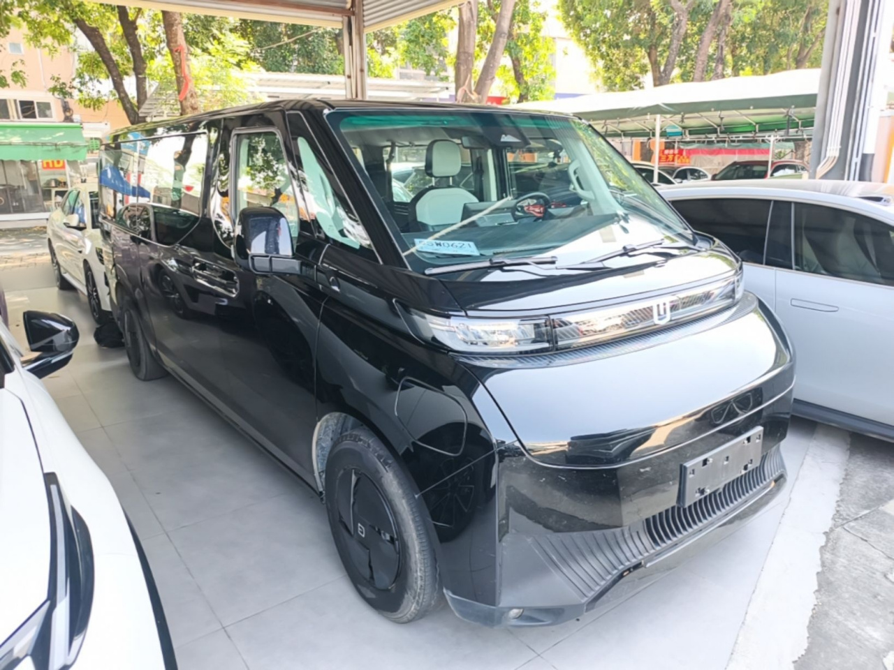 VAN 2024 Medium Wheelbase 83kWh photo 3