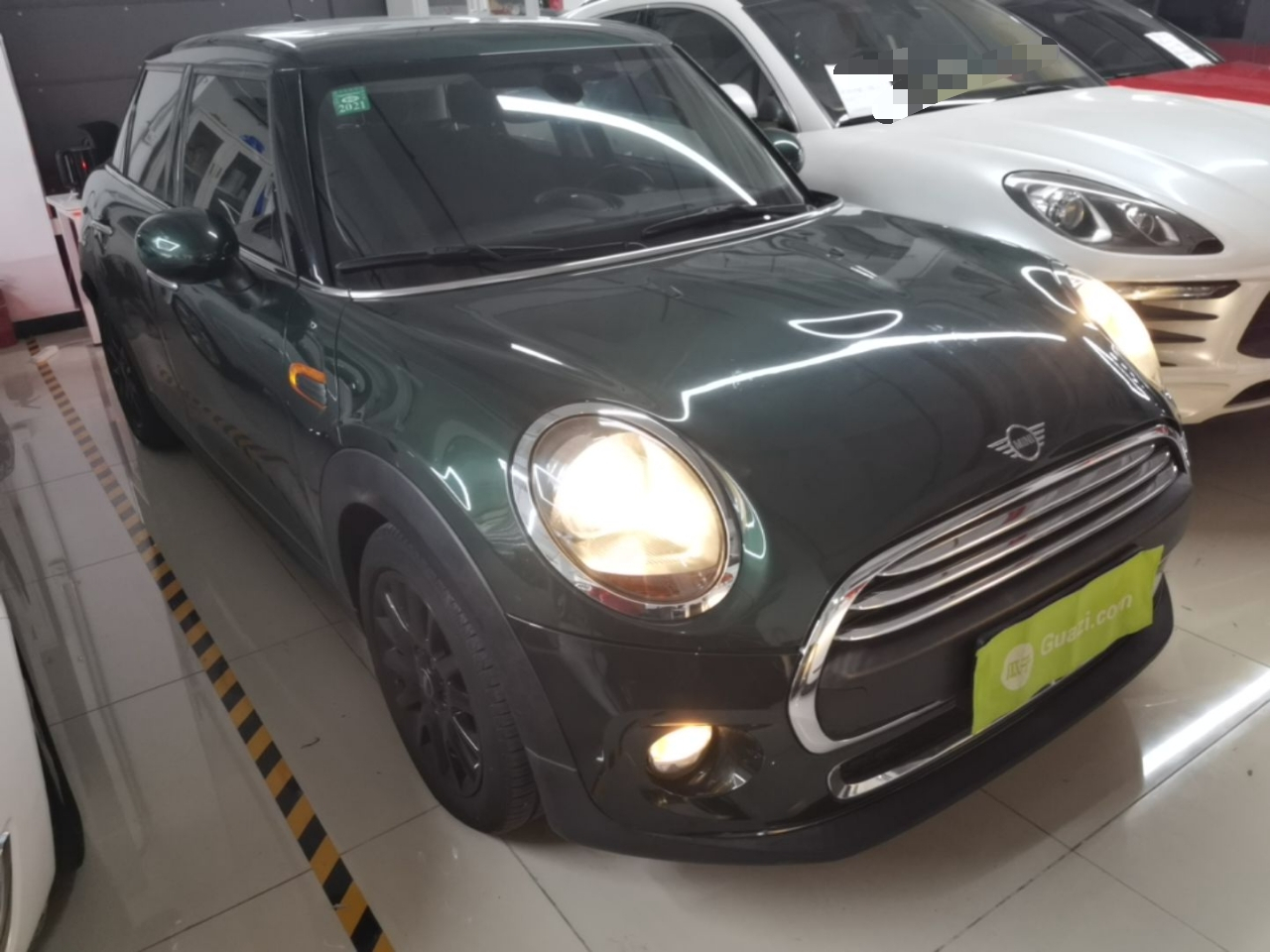 2018 1.5T ONE PLUS 5-Door photo 3