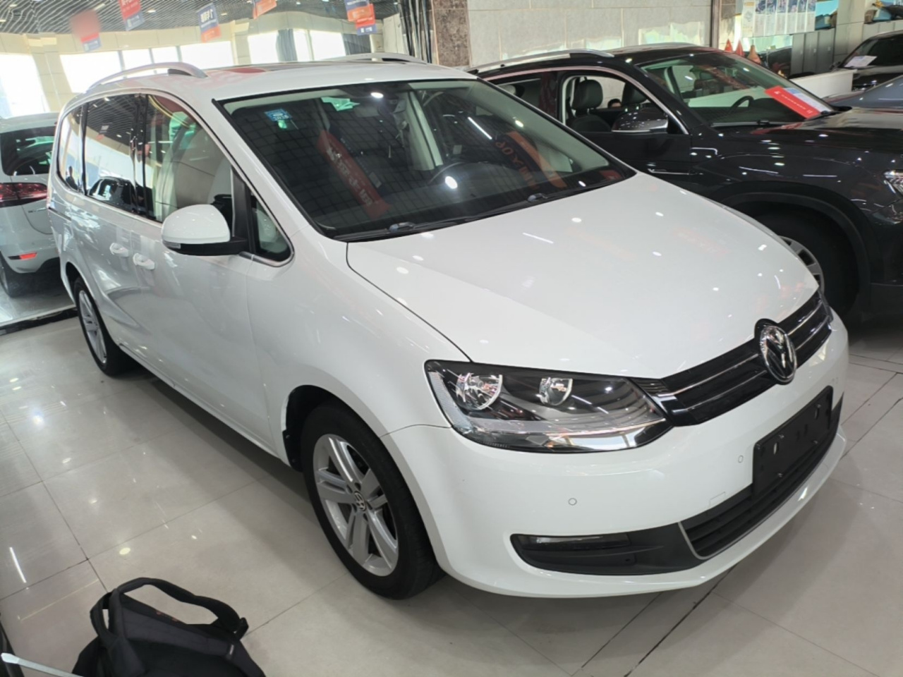 2017 380TSI 6-Seater photo 3