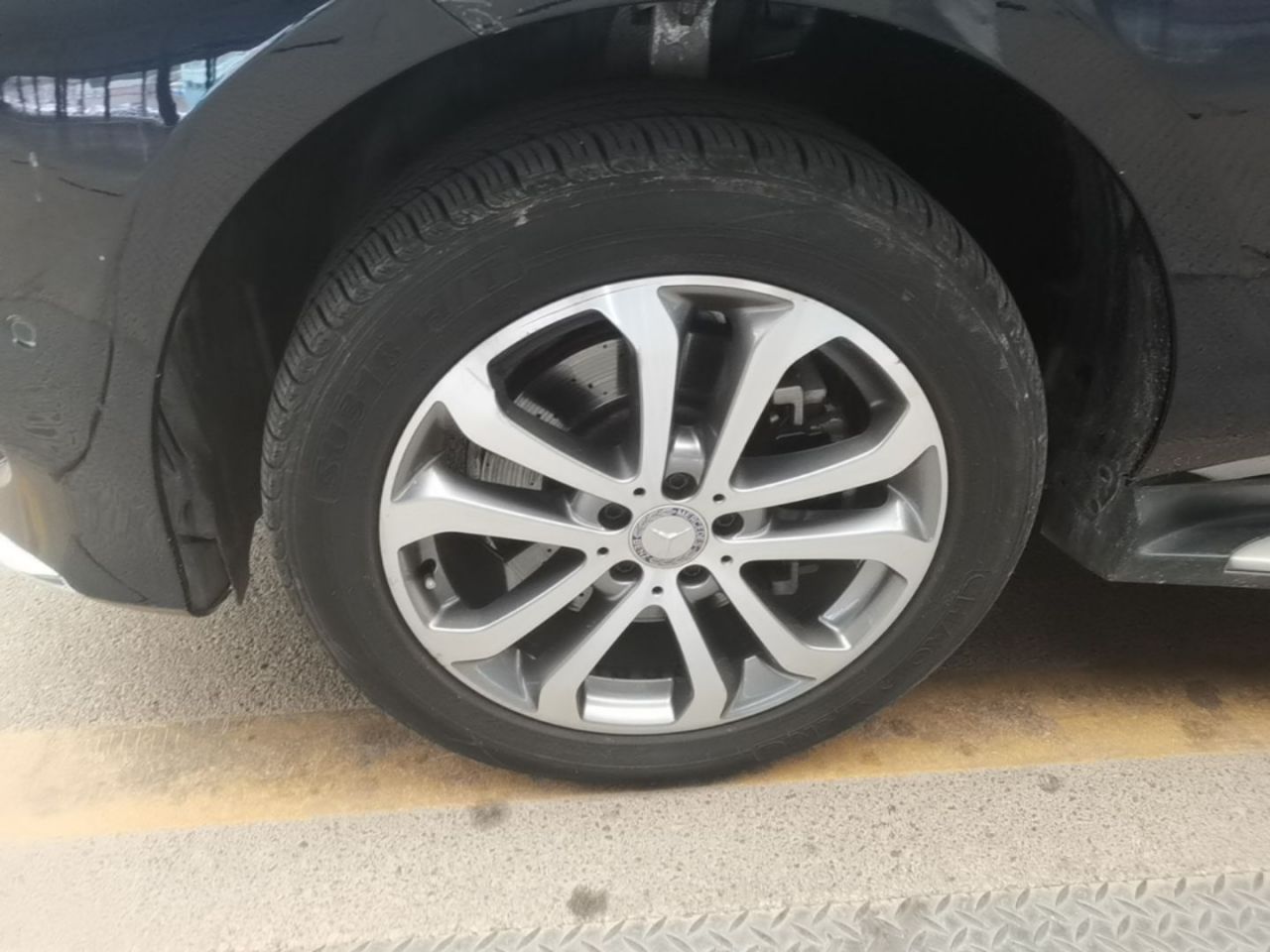 GLE Imported 2017 GLE 320 4MATIC Dynamic photo 3