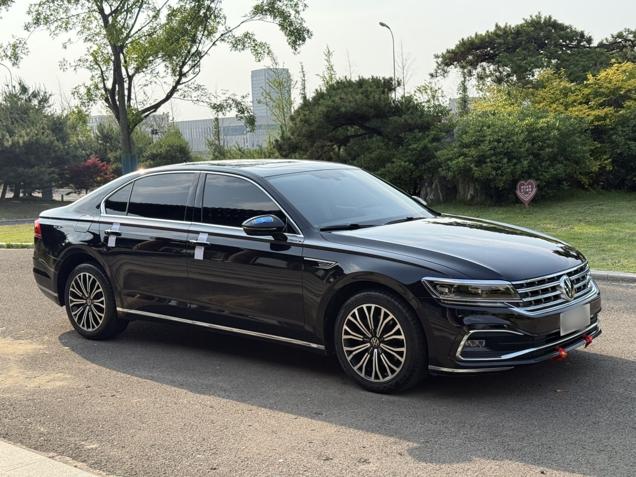 2021 380TSI Luxury photo 3