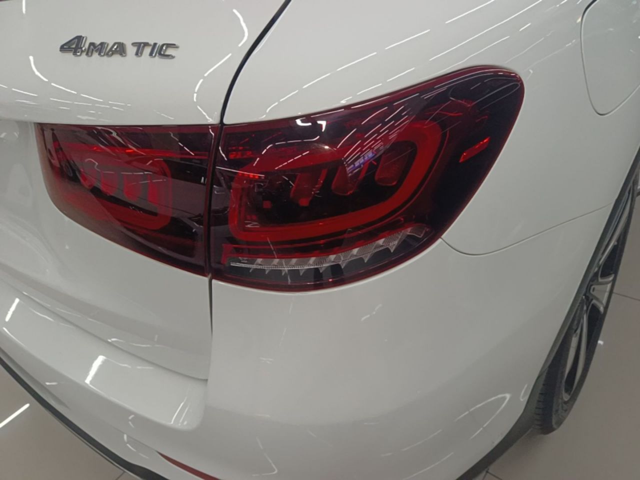 GLC 2021 GLC 300 L 4MATIC Luxury photo 2