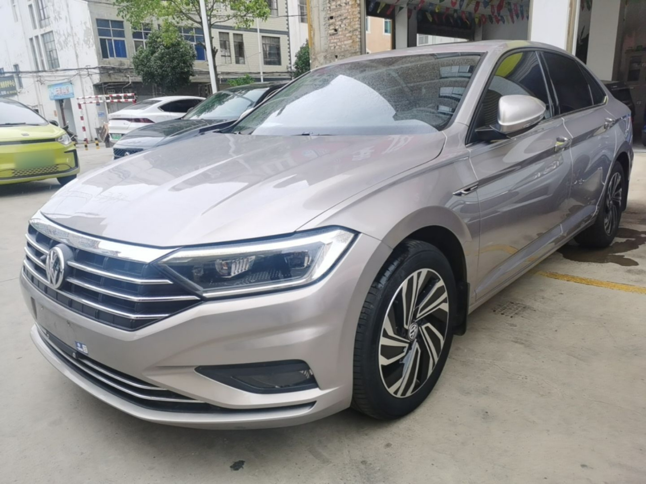 Sagitar 2022 200TSI DSG