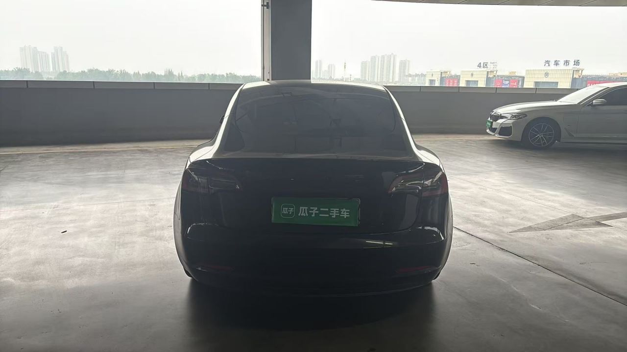 Model 3 2022 RWD photo 3