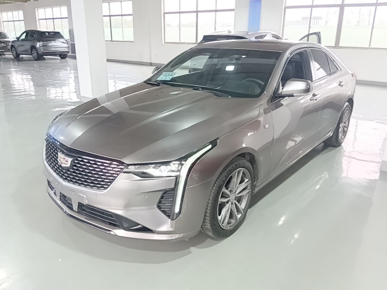 CT4 2021 28T Luxury