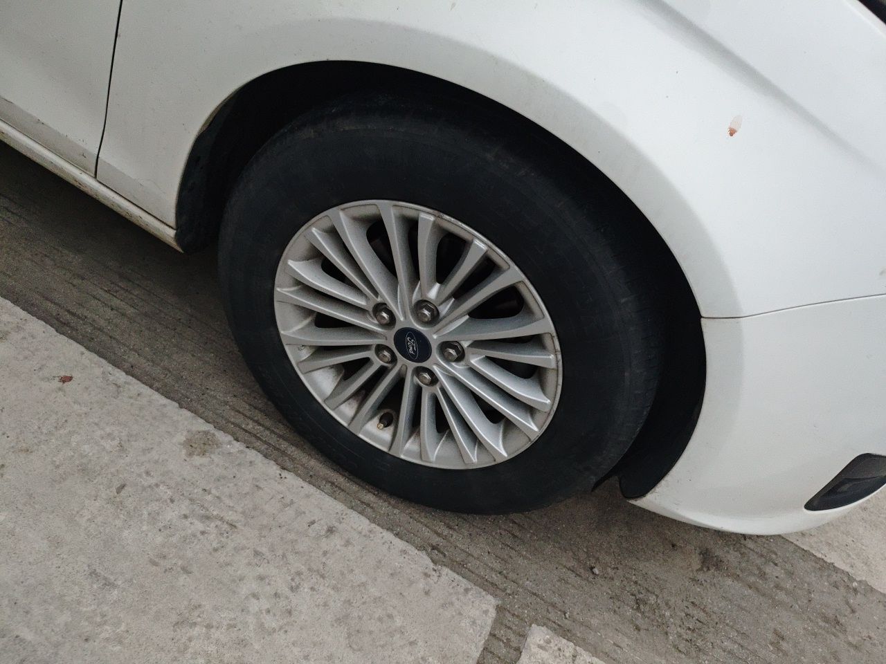 Escort 2017 Facelift 1.5L MT Comfort photo 5