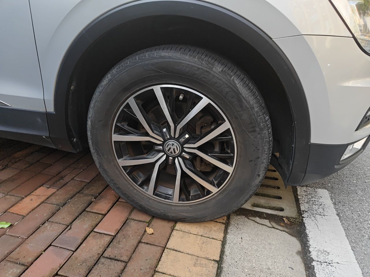 Tiguan L 2018 330TSI AT RWD Luxury photo 5