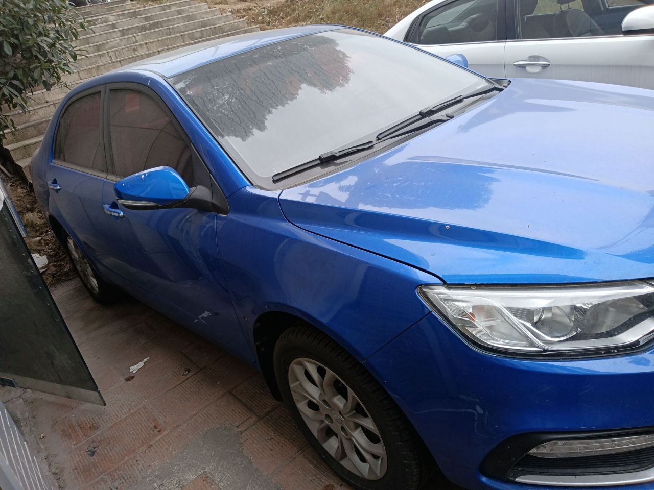 Vision 2018 1.5L AT photo 3