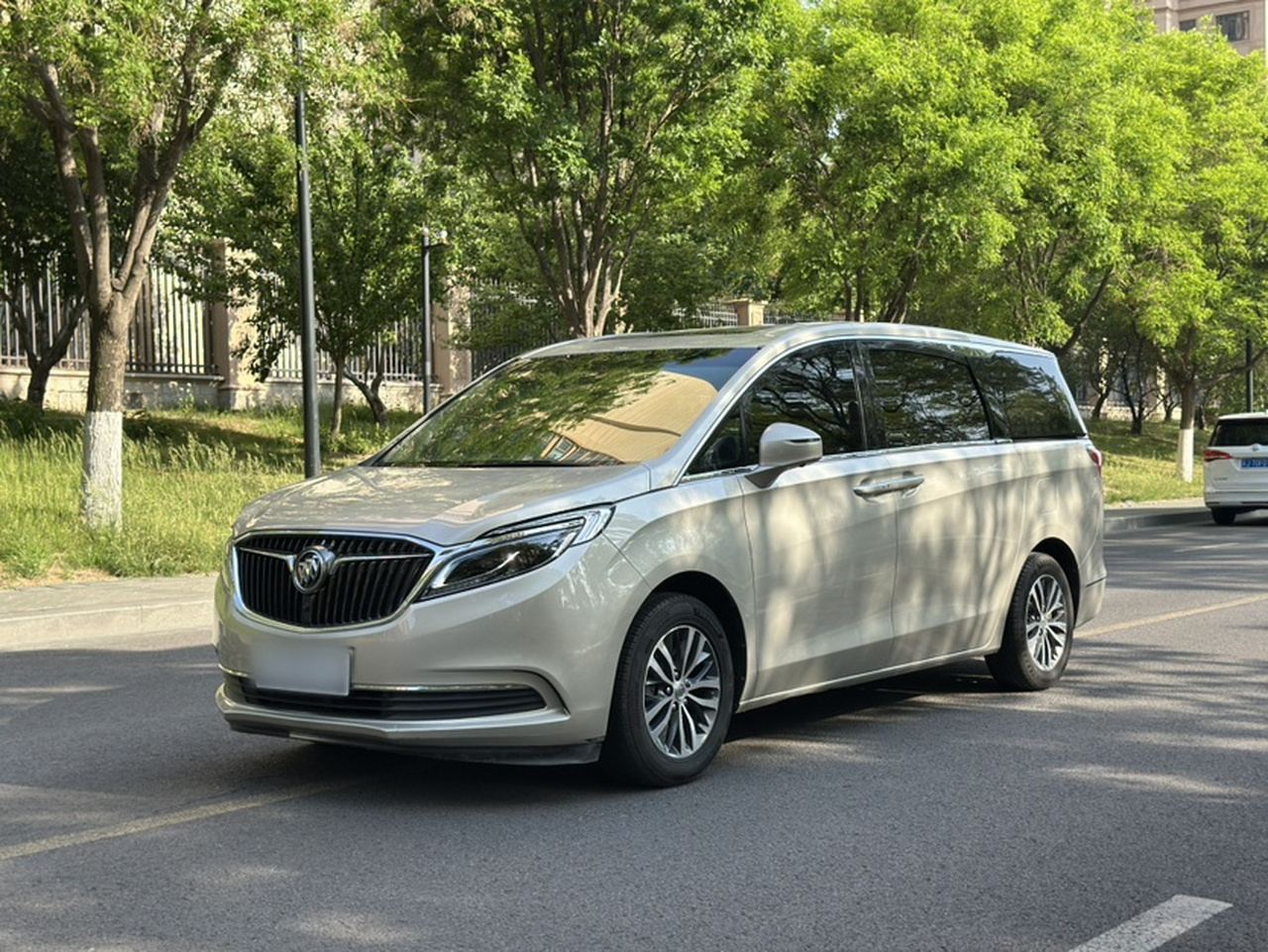 GL8 2017 ES 28T Luxury China V photo 4