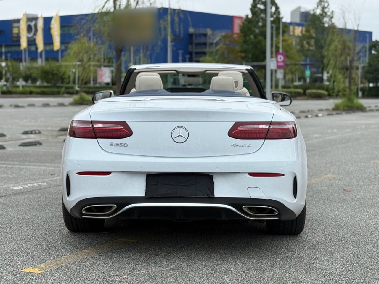 E-Class Imported 2023 Facelift E 260 4MATIC Convertible Coupe photo 3