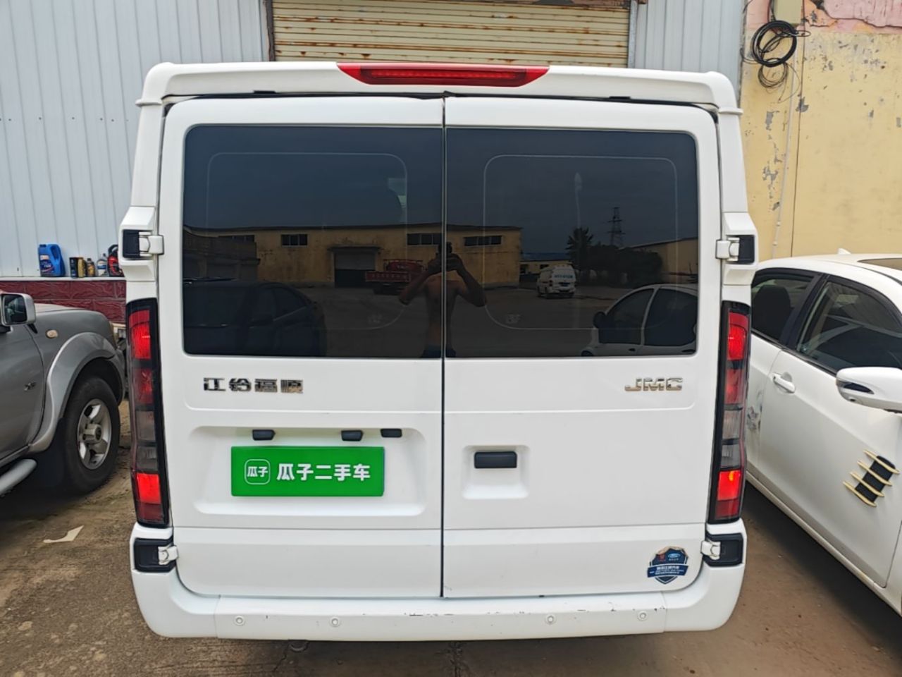 2023 2.0T MT Short Wheelbase 6-Seater photo 3