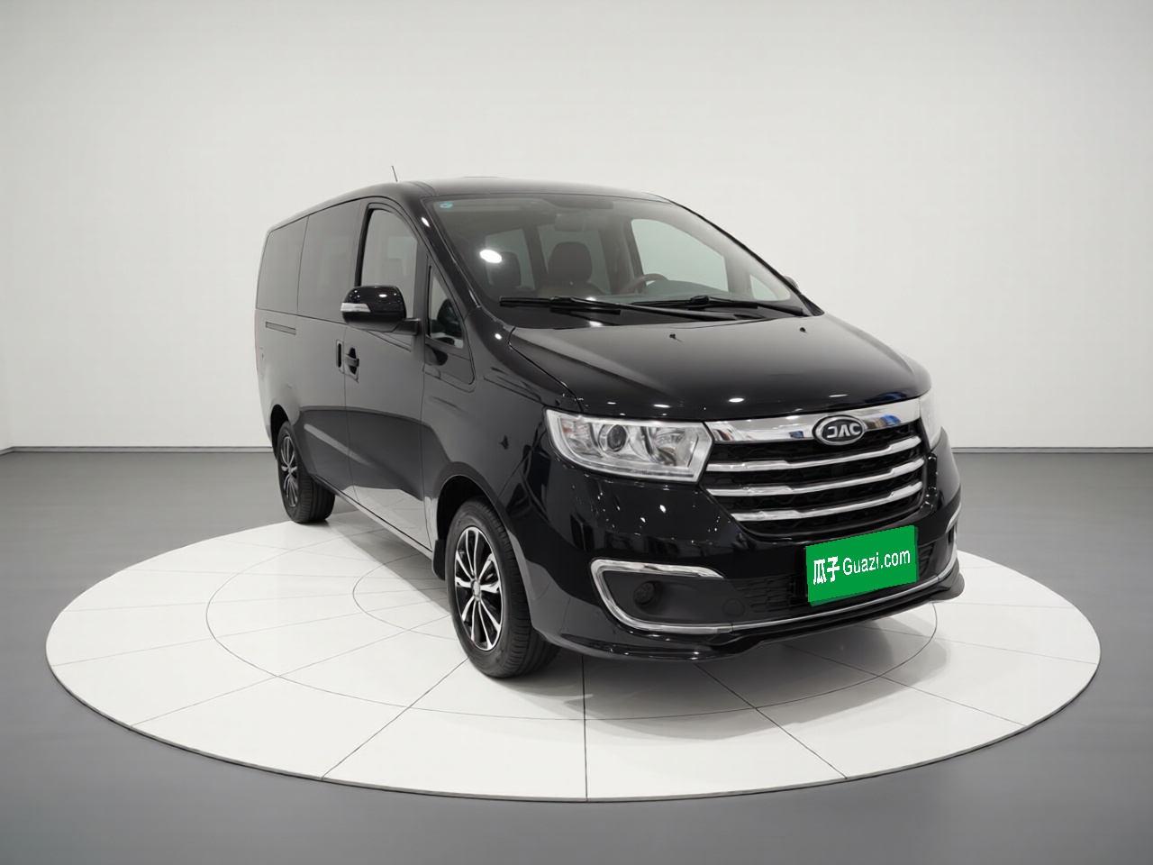 Refine M3 2019 PLUS 1.8L Luxury 9-Seater photo 2