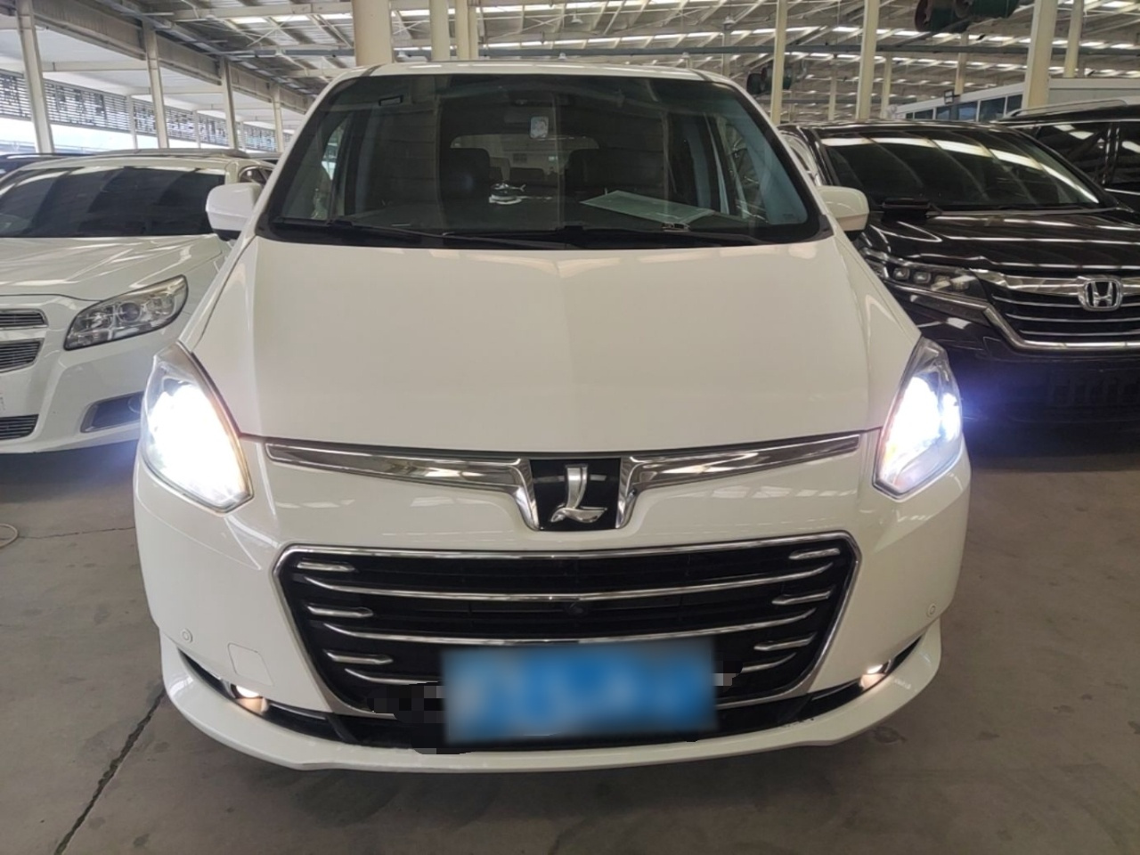 Luxgen 7 MPV 2019 2.0T Flagship photo 2