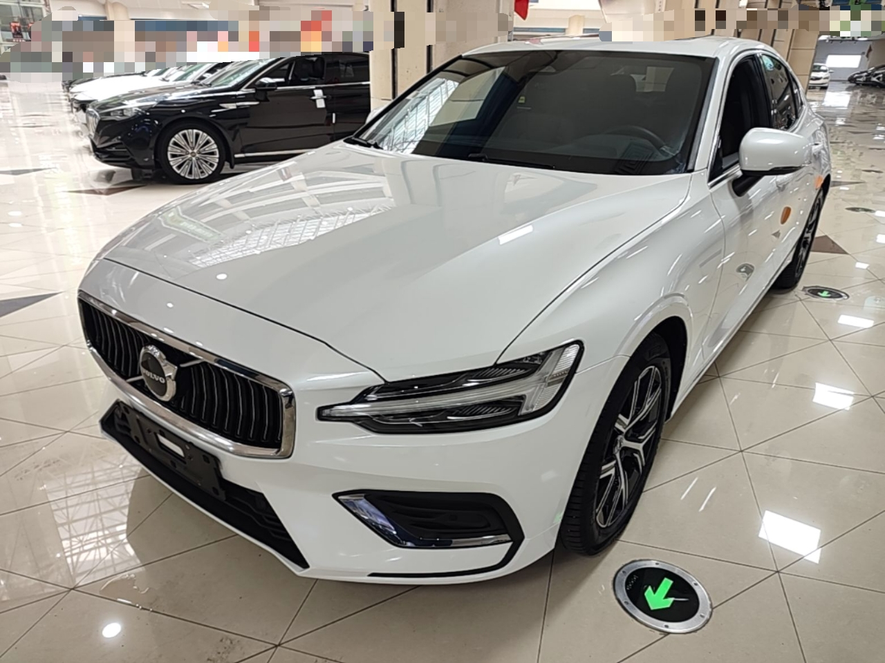 S60 2025 B4 Luxury