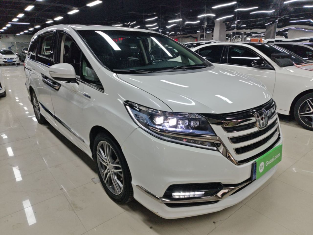 Elysion 2019 2.0L Hybrid Luxury photo 3