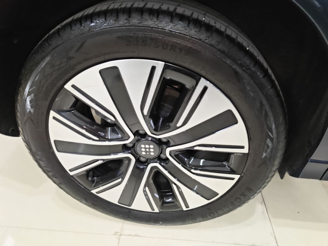 Bluelectric E5 PLUS 2025 165km Long Range PLUS 5-Seater photo 3
