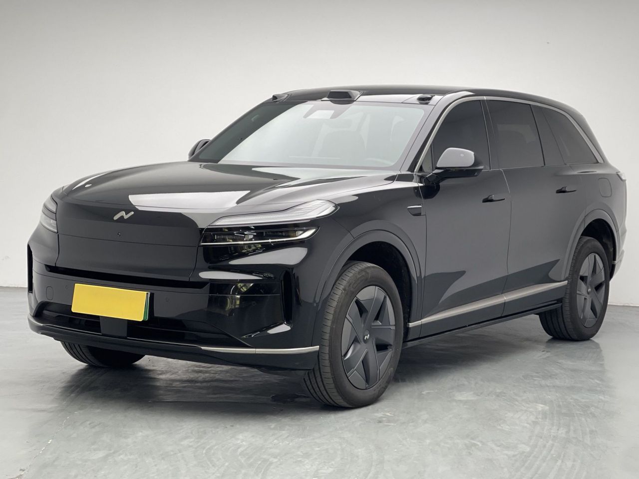 L90 2025 Ultra 6-Seater 85 photo 5