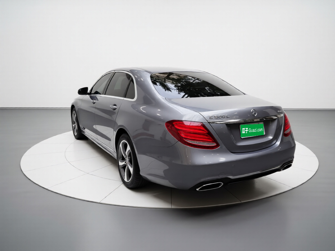 E-Class 2017 E 300 L Sport Luxury photo 4
