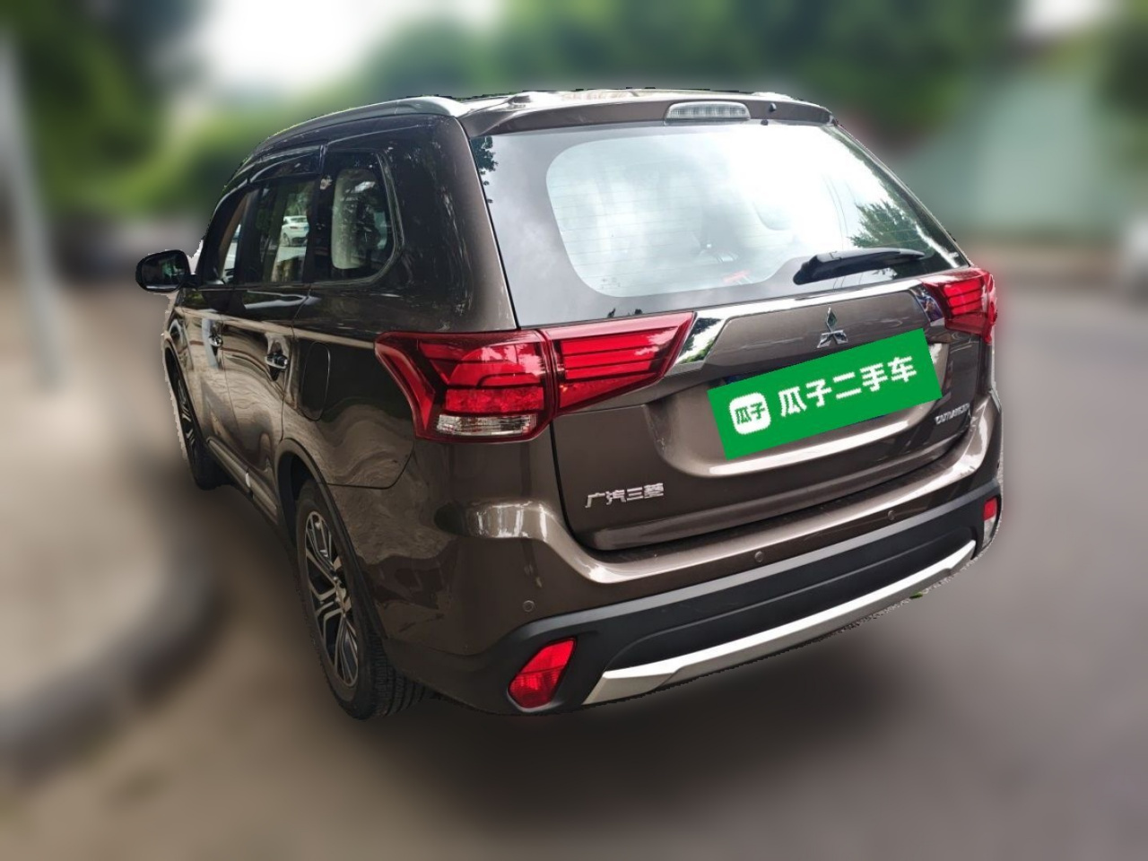 Outlander 2016 2.4L AWD Luxury 7-Seater photo 4