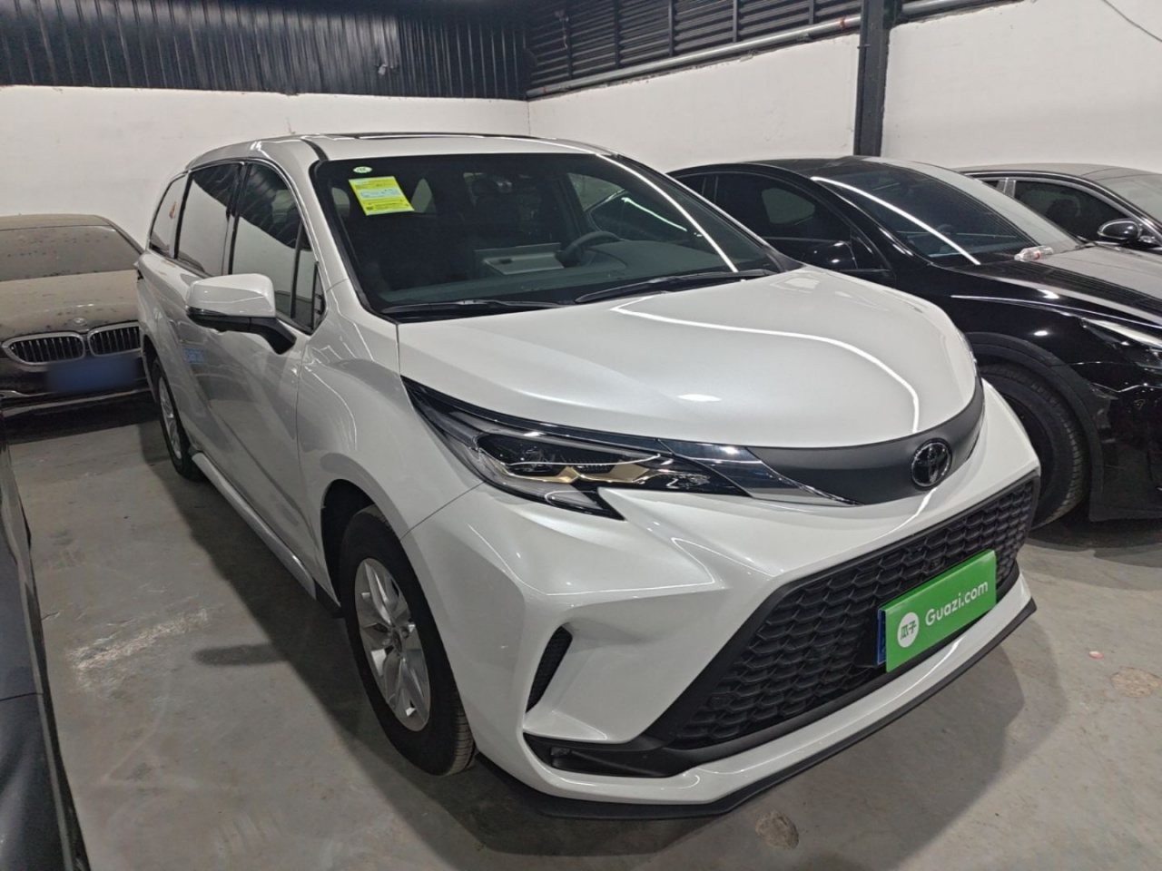 Granvia 2027 2.5L Hybrid Comfort PLUS photo 3