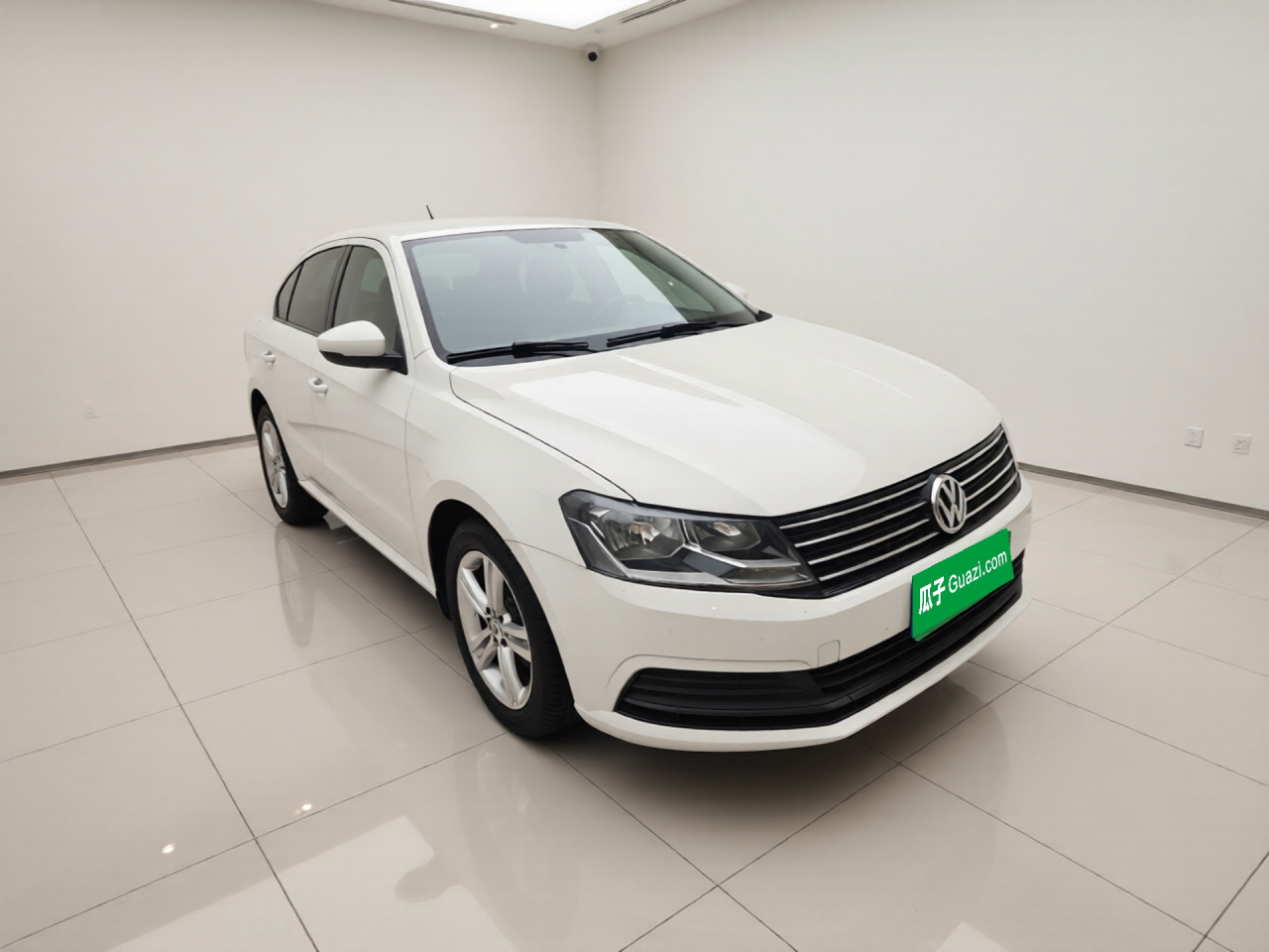 Lavida 2017 1.6L AT photo 3