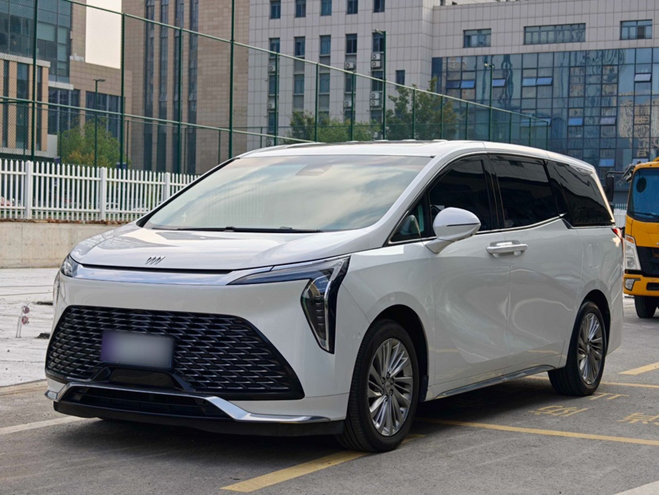 2023 2.0T 6-Seater